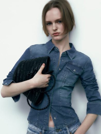 Baggy Frayed Jeans & Denim Shirt by Zara & Collared Denim Shirt 